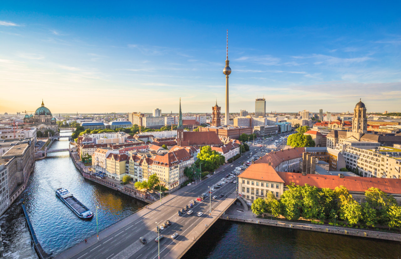 berlin-urlaub-hauptstadt-spree-fernsehturm