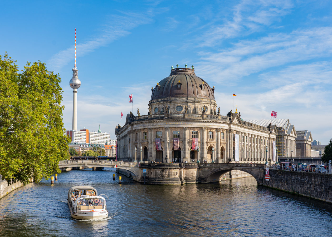 Berlin-Hauptstadt-Fernsehturm-Potsdamer-Platz-Gandarmenmarkt-Museumsinsel-Regierunsviertel